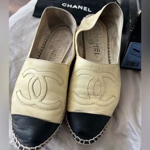 Authentic Chanel Espadrilles size 38 (8) Black/Noir White